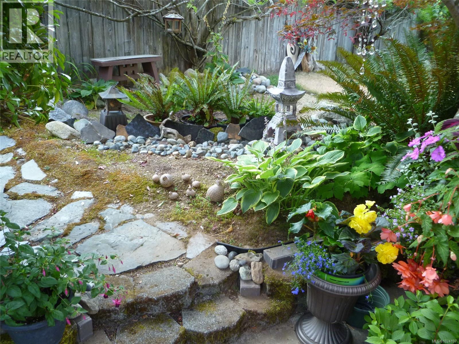 562 ROTHDALE RD - Image 3