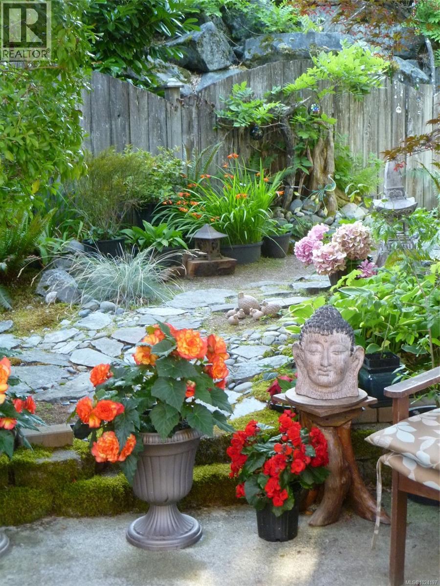 562 ROTHDALE RD - 30