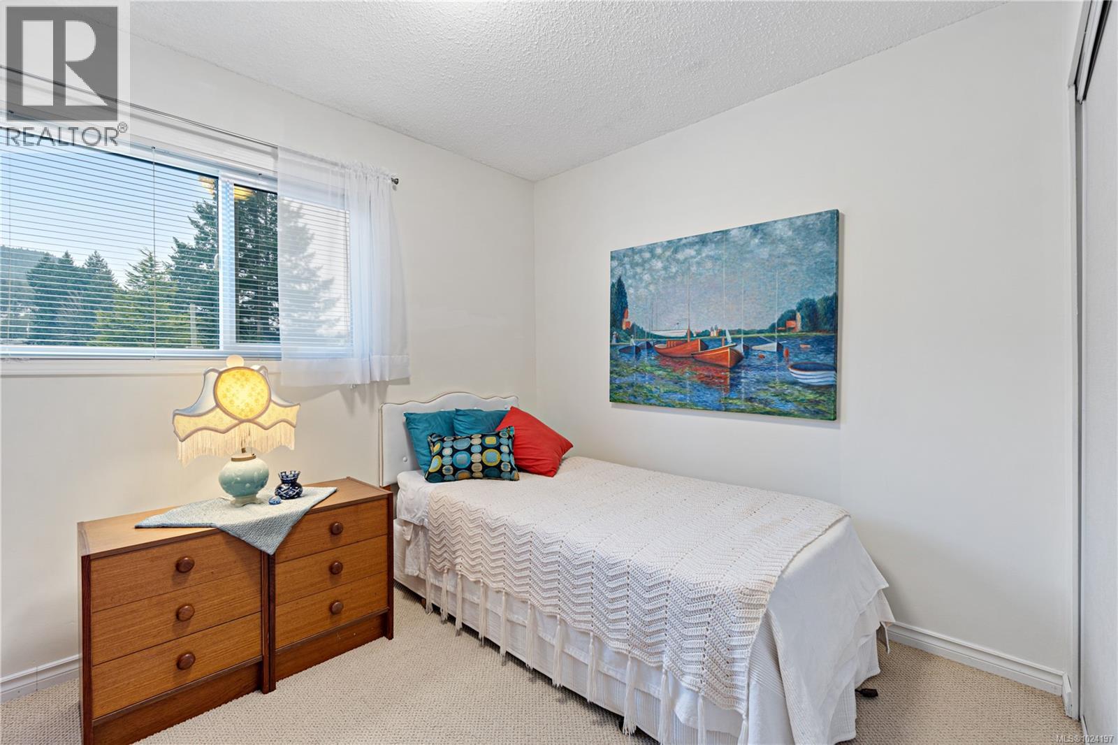 562 ROTHDALE RD - 18