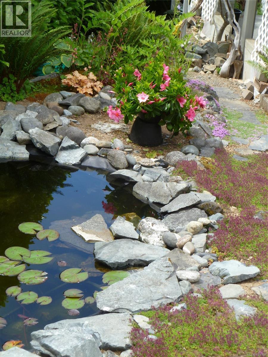 562 ROTHDALE RD - 29