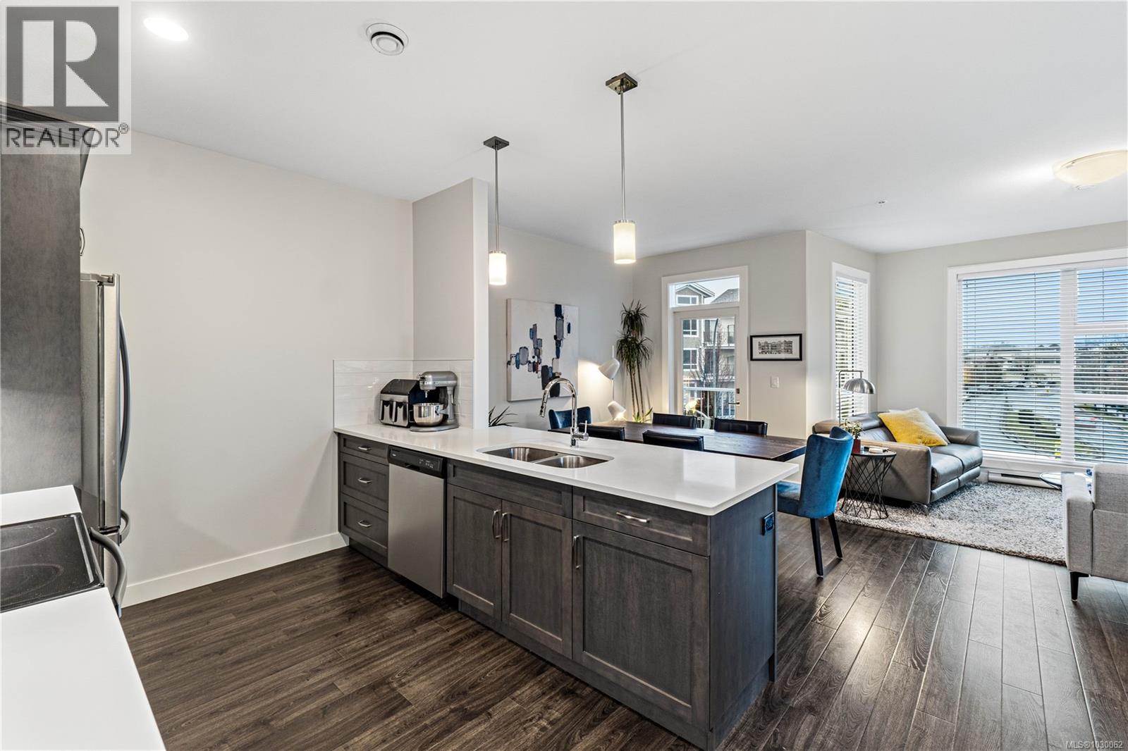 #103 1800 Summerhill Pl - 11