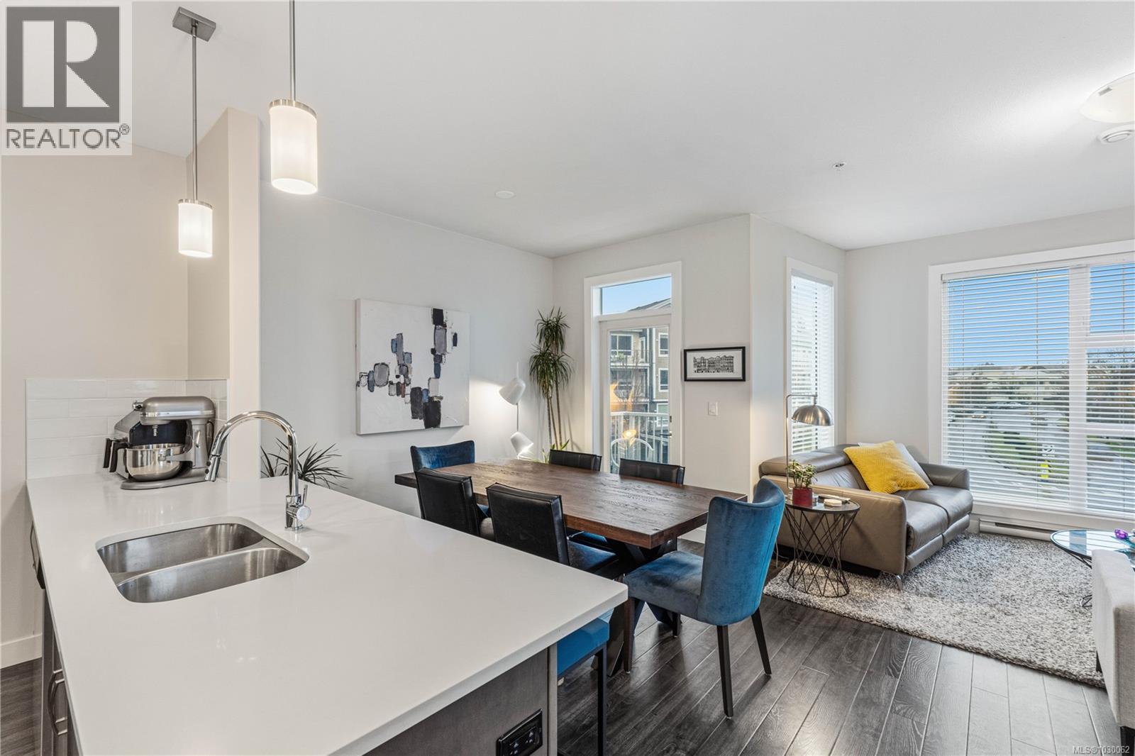 #103 1800 Summerhill Pl - 17