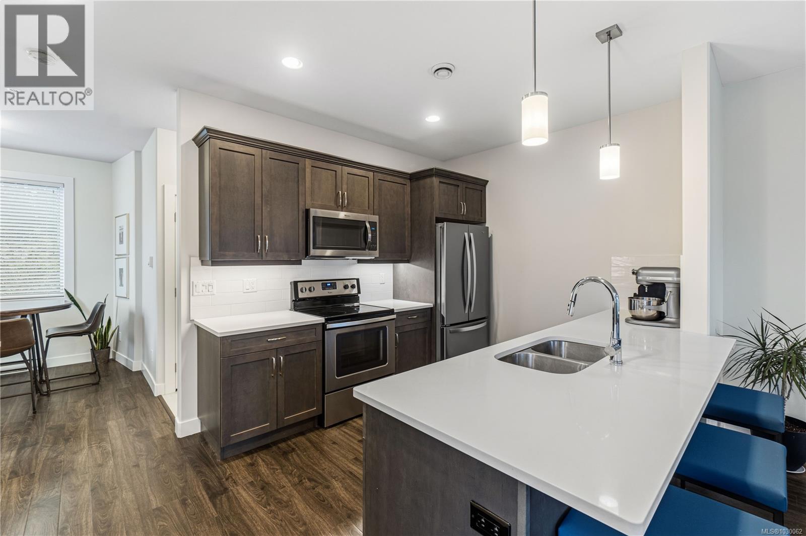 #103 1800 Summerhill Pl - 10