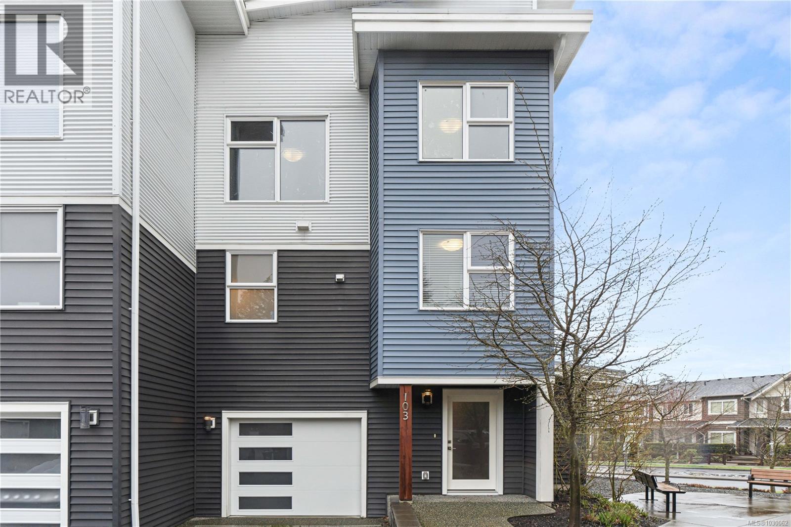#103 1800 Summerhill Pl - 37