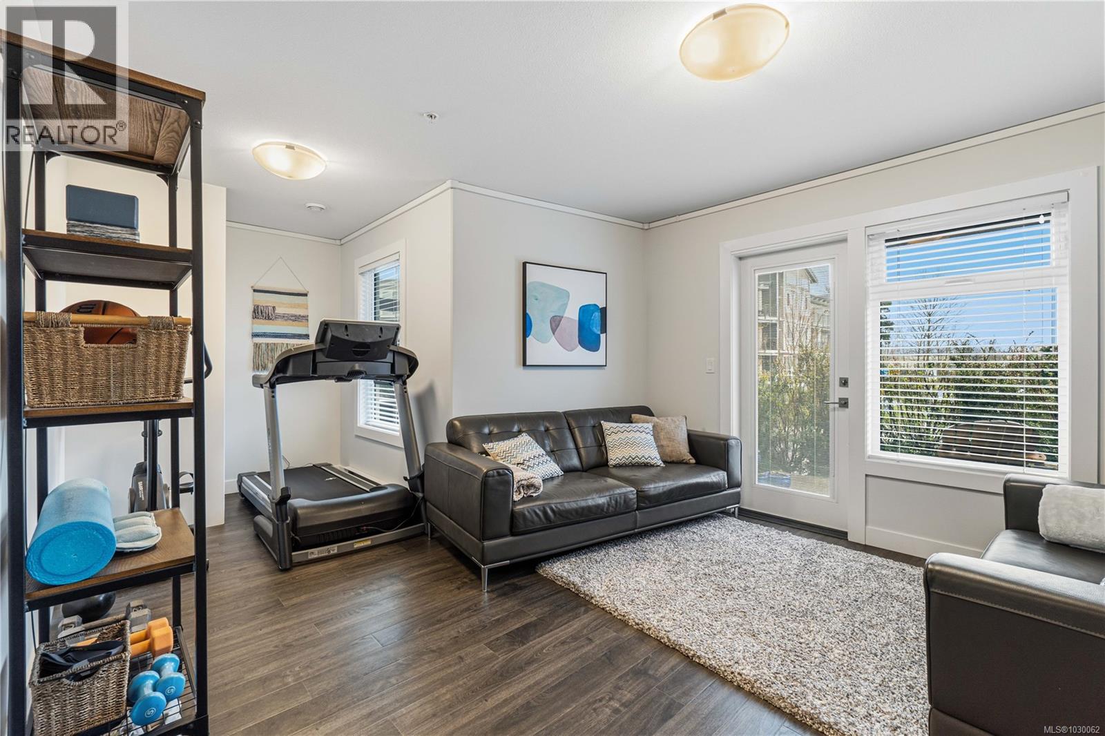 #103 1800 SUMMERHILL PL - 32