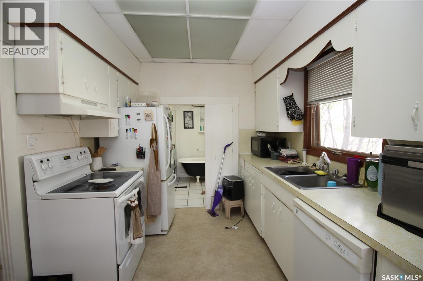 512 1ST STREET W - 2