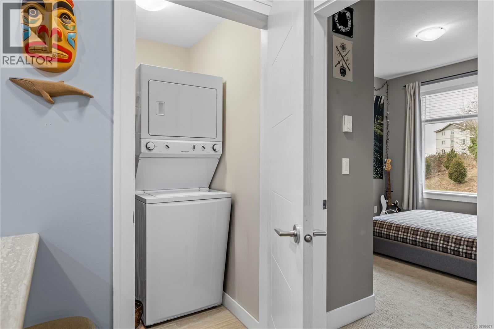 #205 4960 SONGBIRD PL - 20