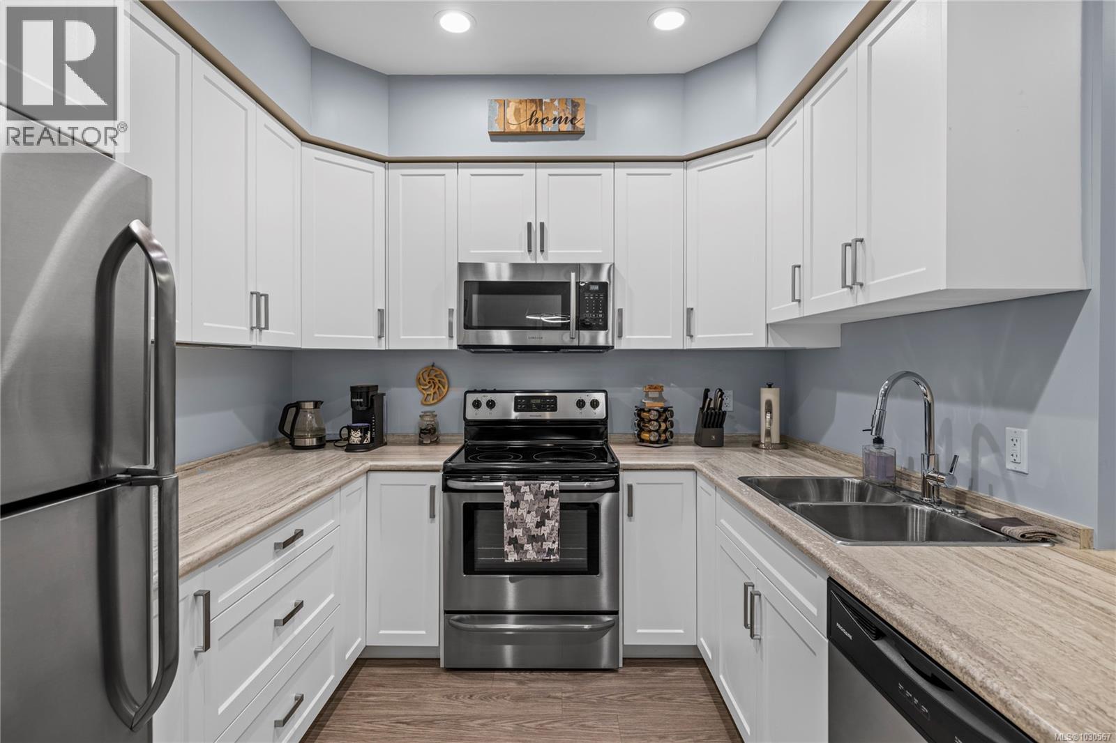 #205 4960 SONGBIRD PL - 8