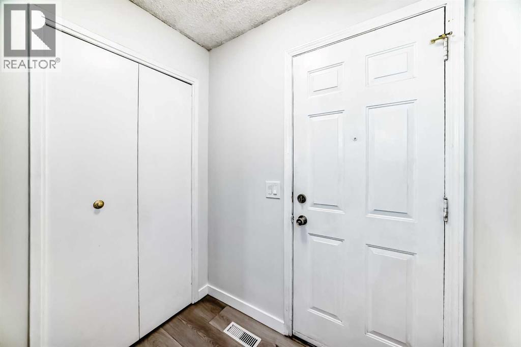 Single Family House for Sale in   Rundleson Road NE Rundle Calgary 