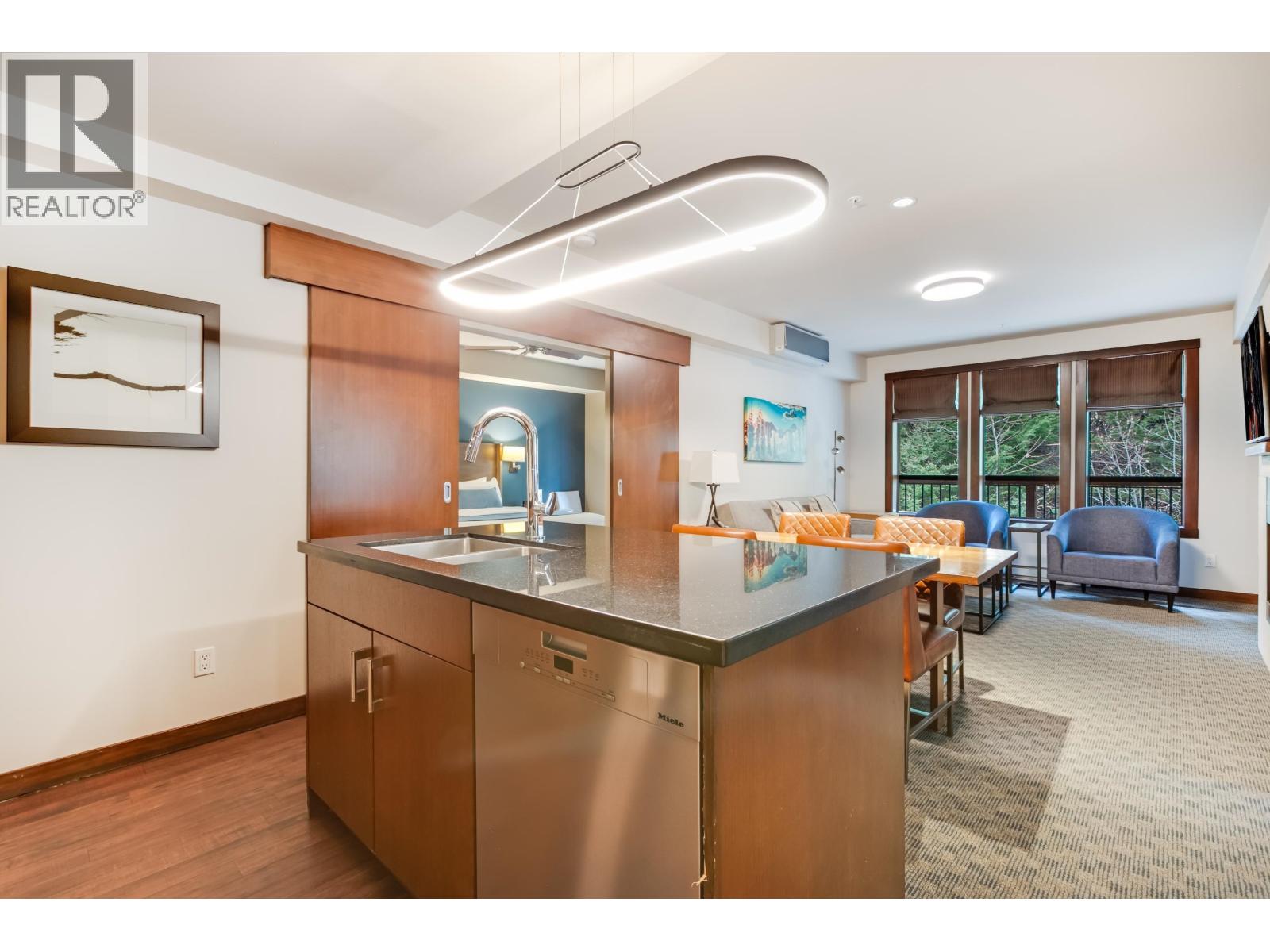 301B 2020 LONDON LANE, Whistler