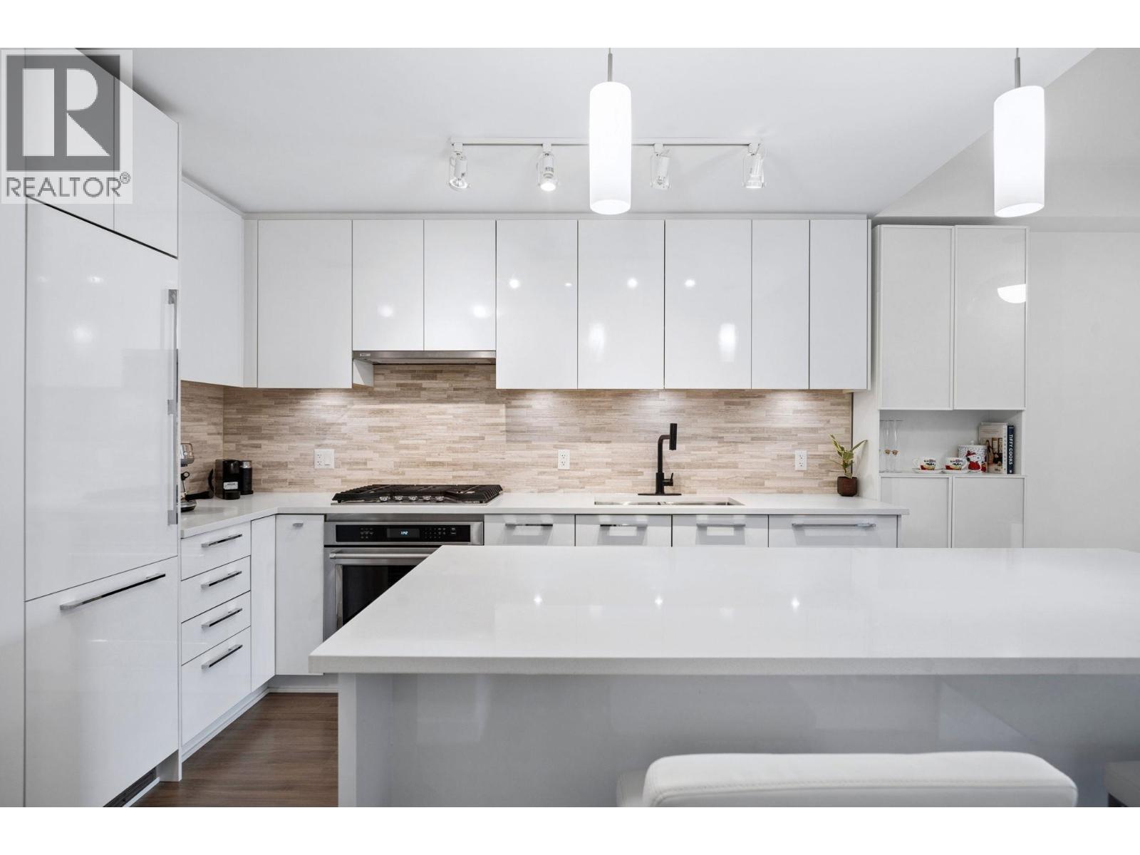 #121-9500 TOMICKI Avenue, Richmond