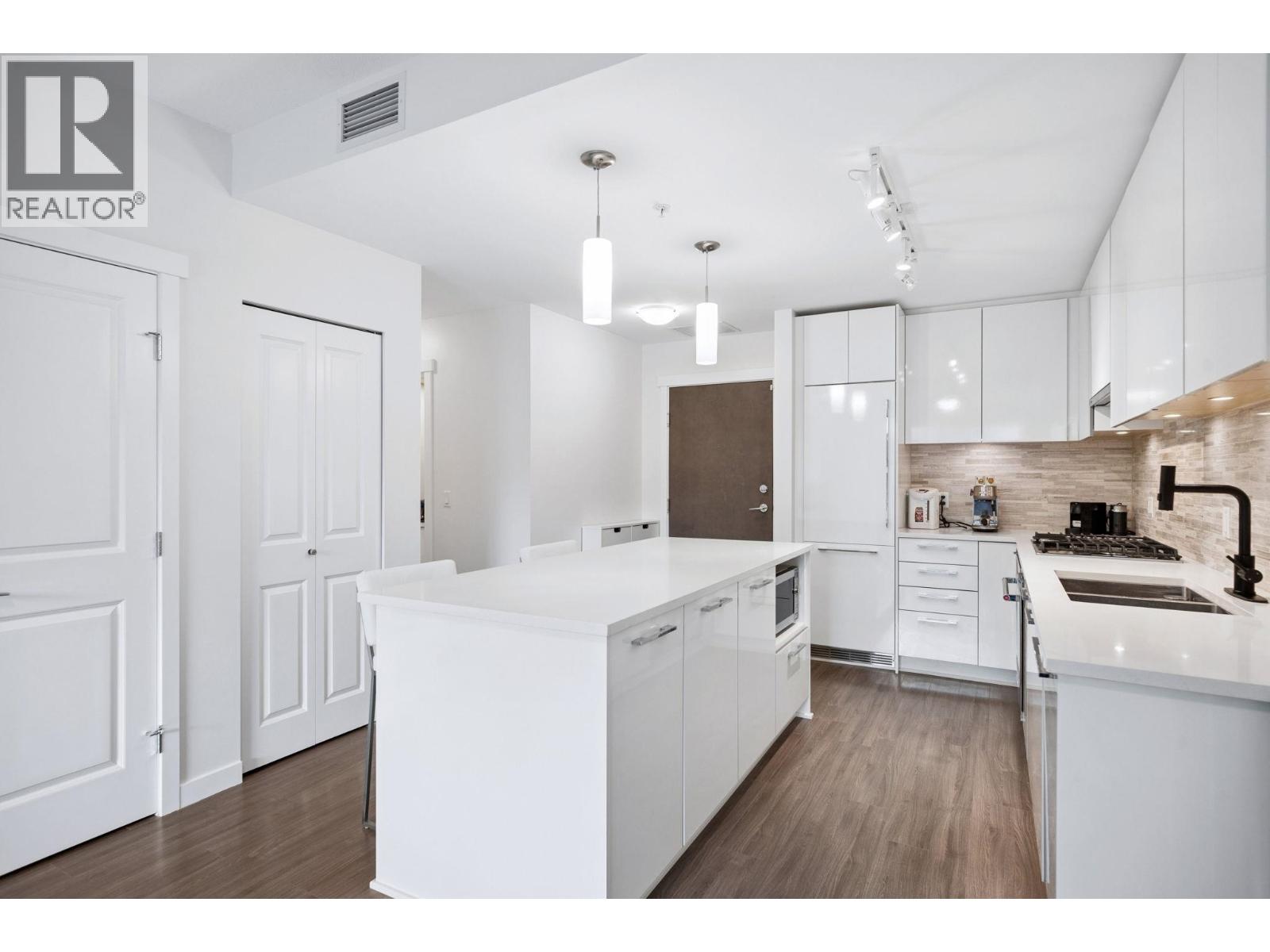 #121-9500 TOMICKI Avenue, Richmond