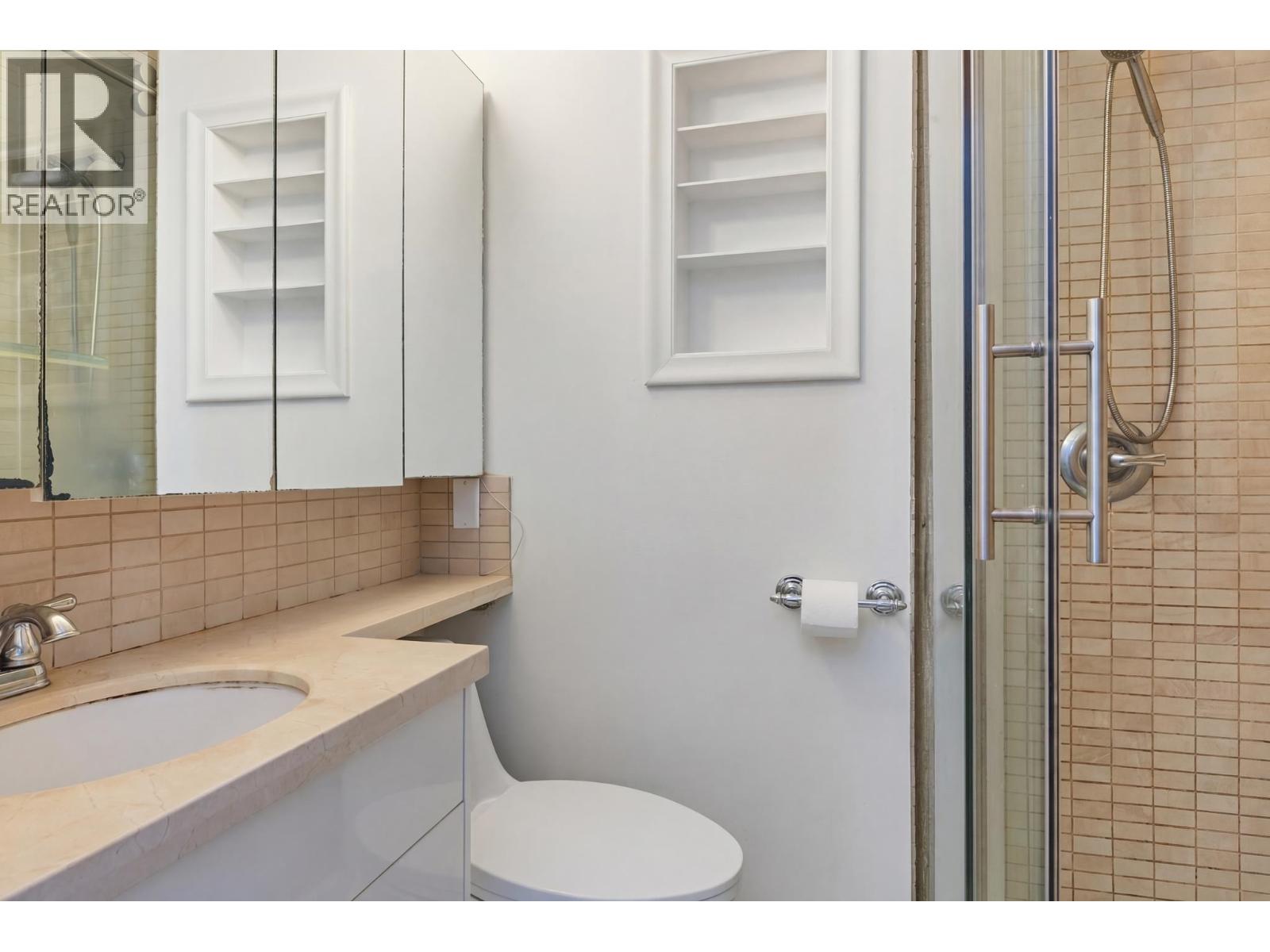 796 E 13TH AVENUE, Vancouver