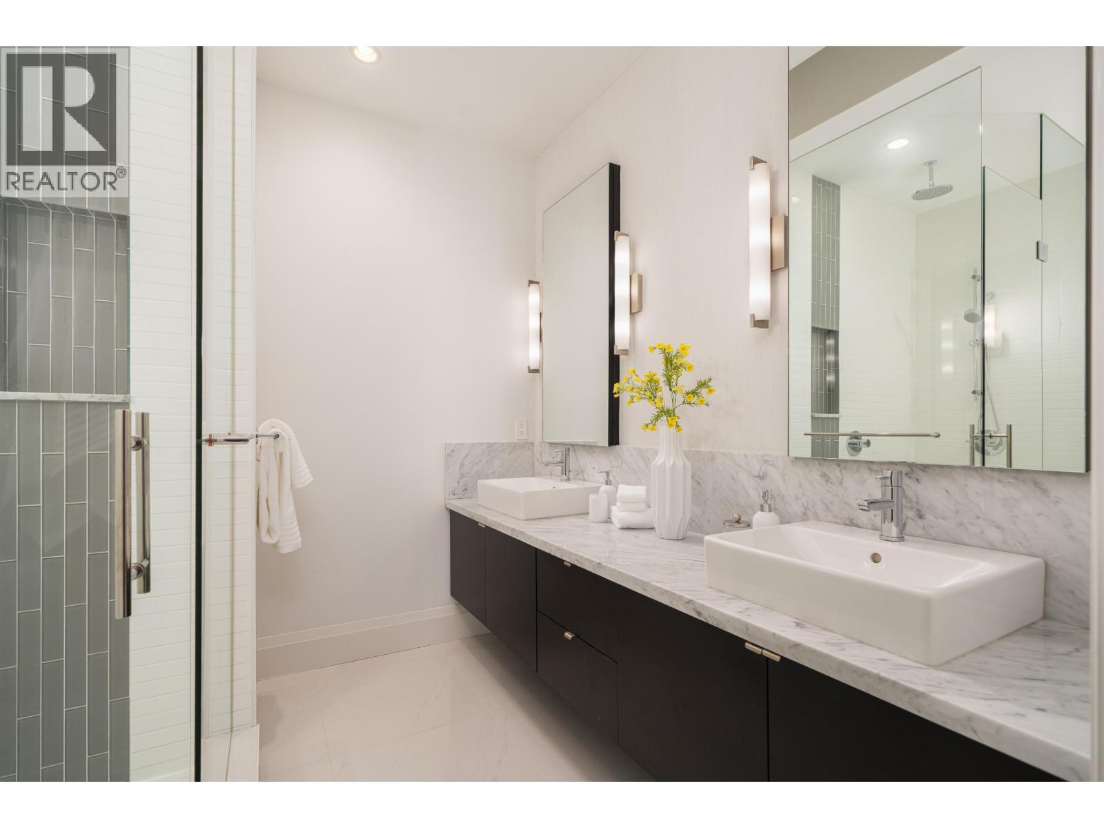 117 W 26TH AVENUE, Vancouver