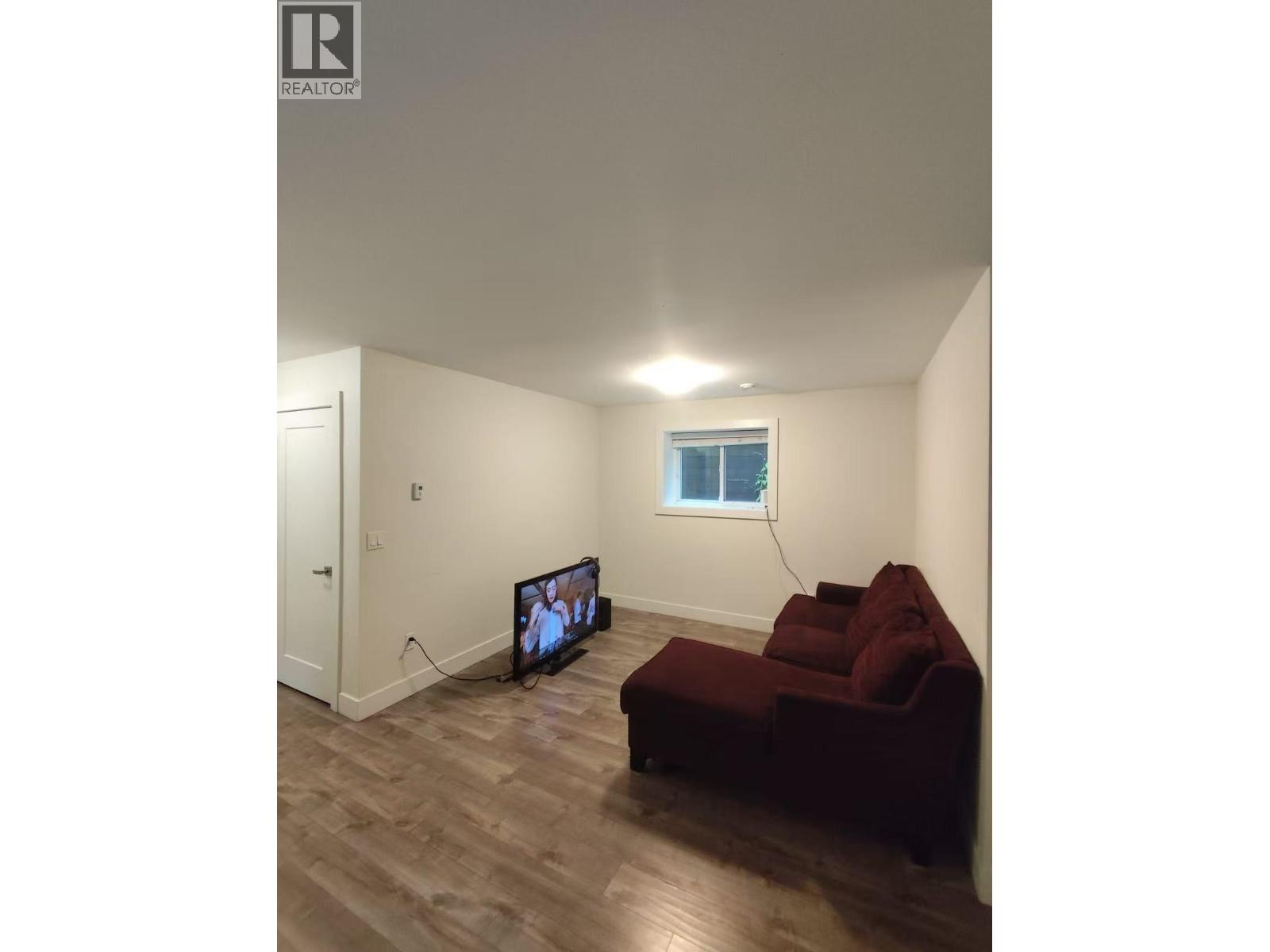 Lower Suite 809 TWENTY FIRST STREET, New Westminster