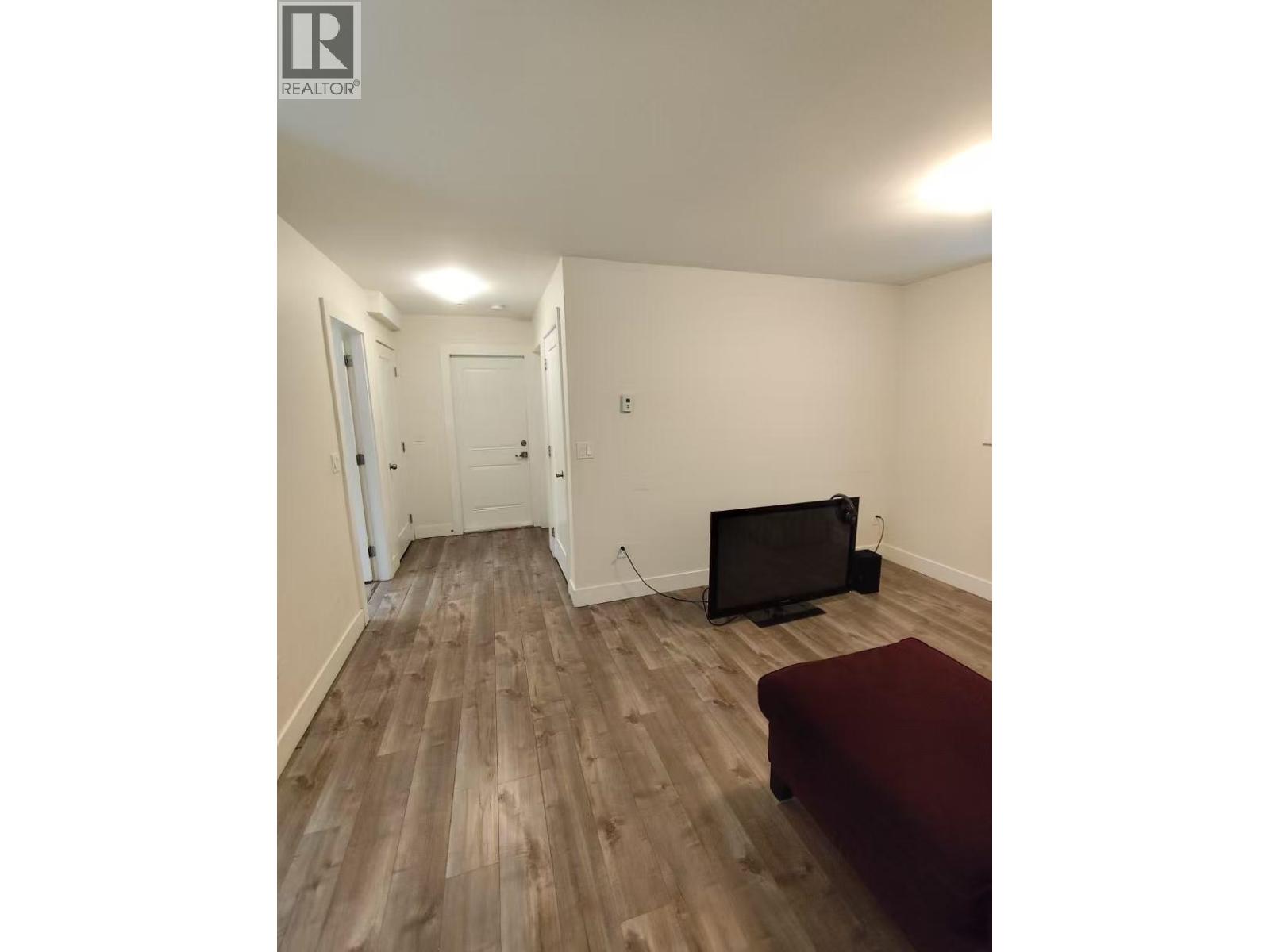 Lower Suite 809 TWENTY FIRST STREET, New Westminster