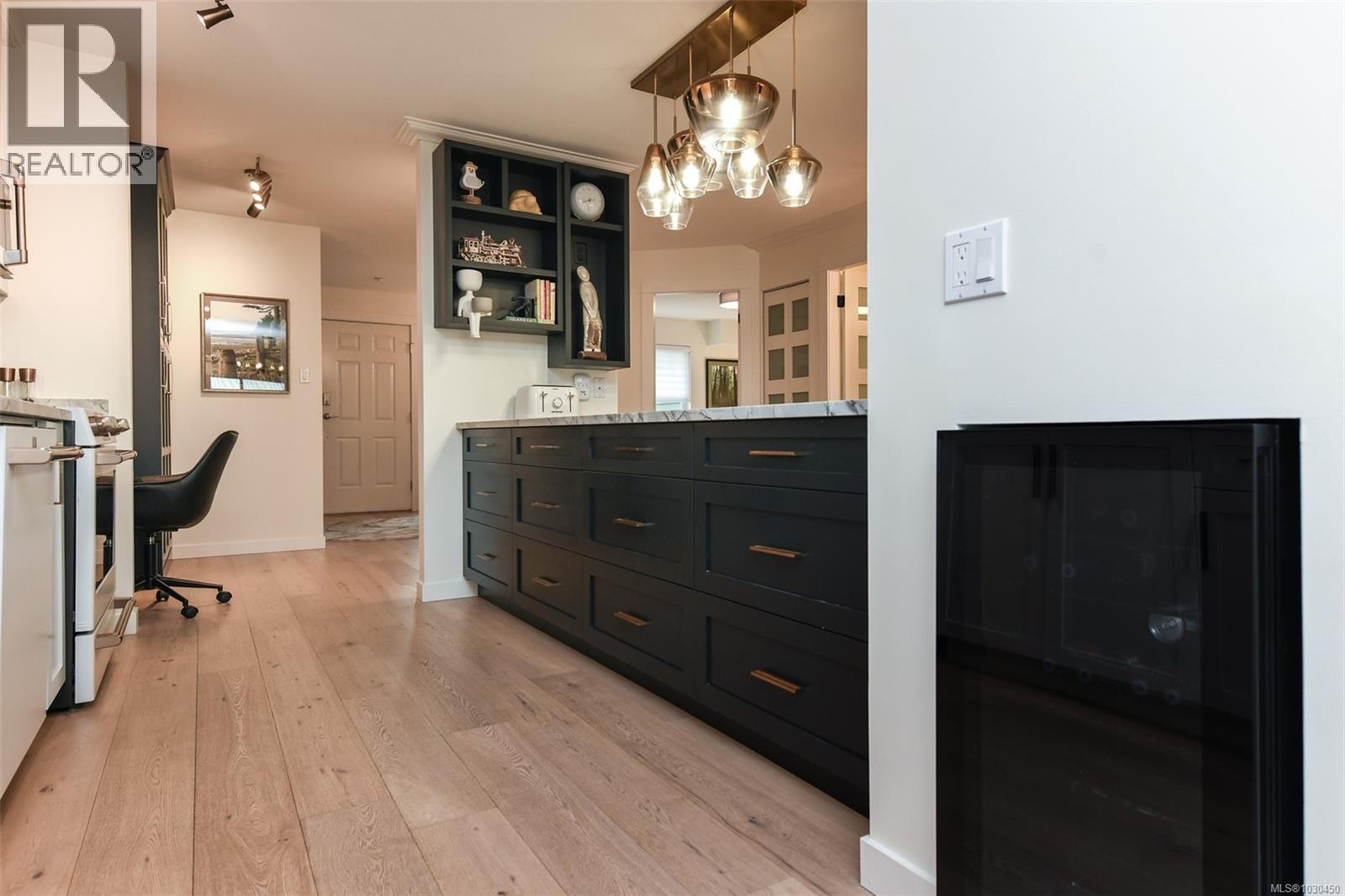 #503 2275 COMOX AVE - 20