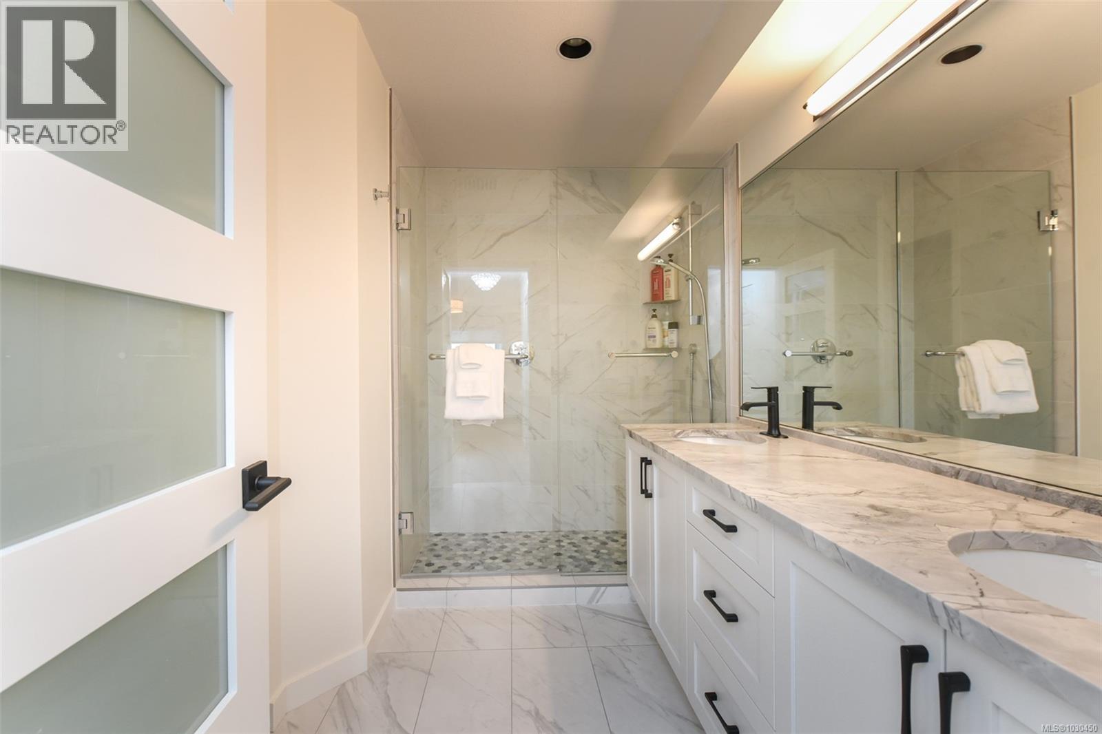 #503 2275 COMOX AVE - 36