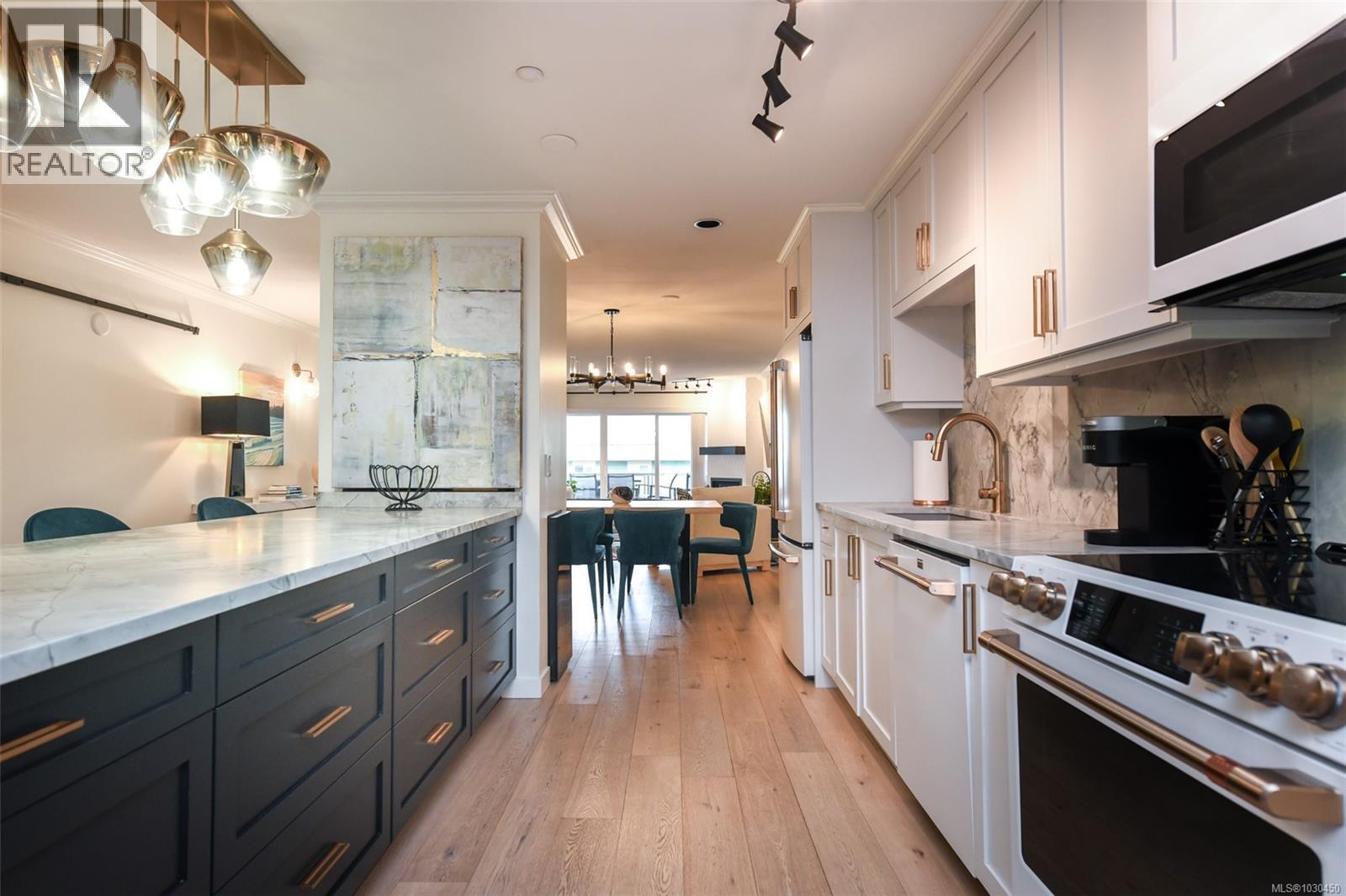 #503 2275 COMOX AVE - 9