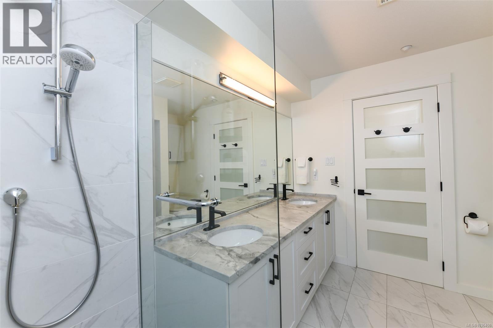 #503 2275 COMOX AVE - 38