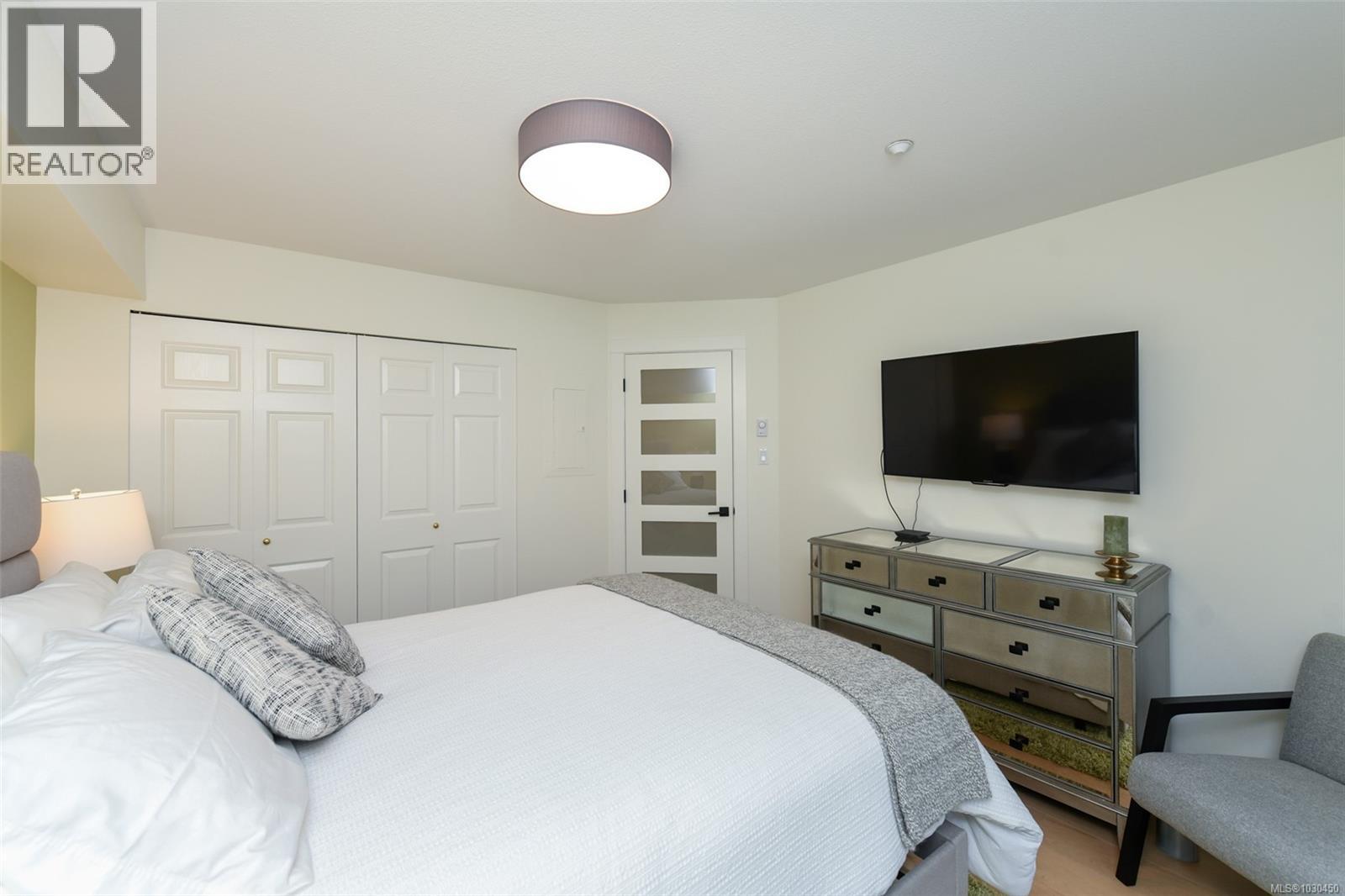 #503 2275 COMOX AVE - 40