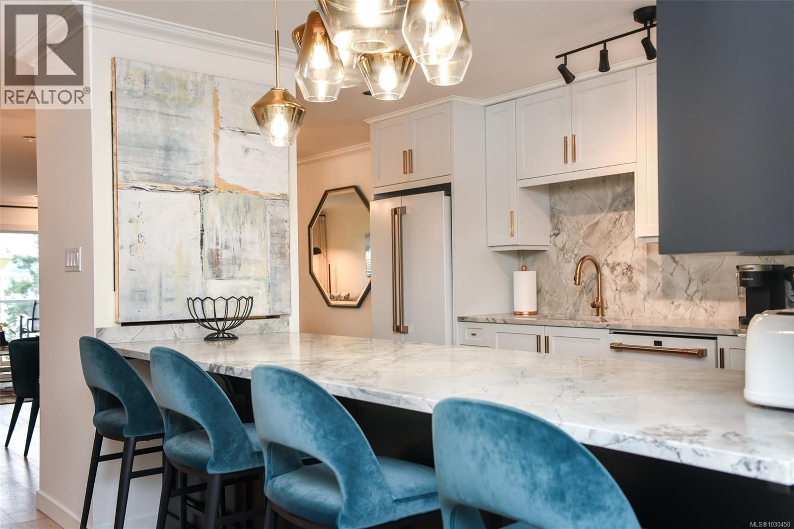 #503 2275 COMOX AVE - 12