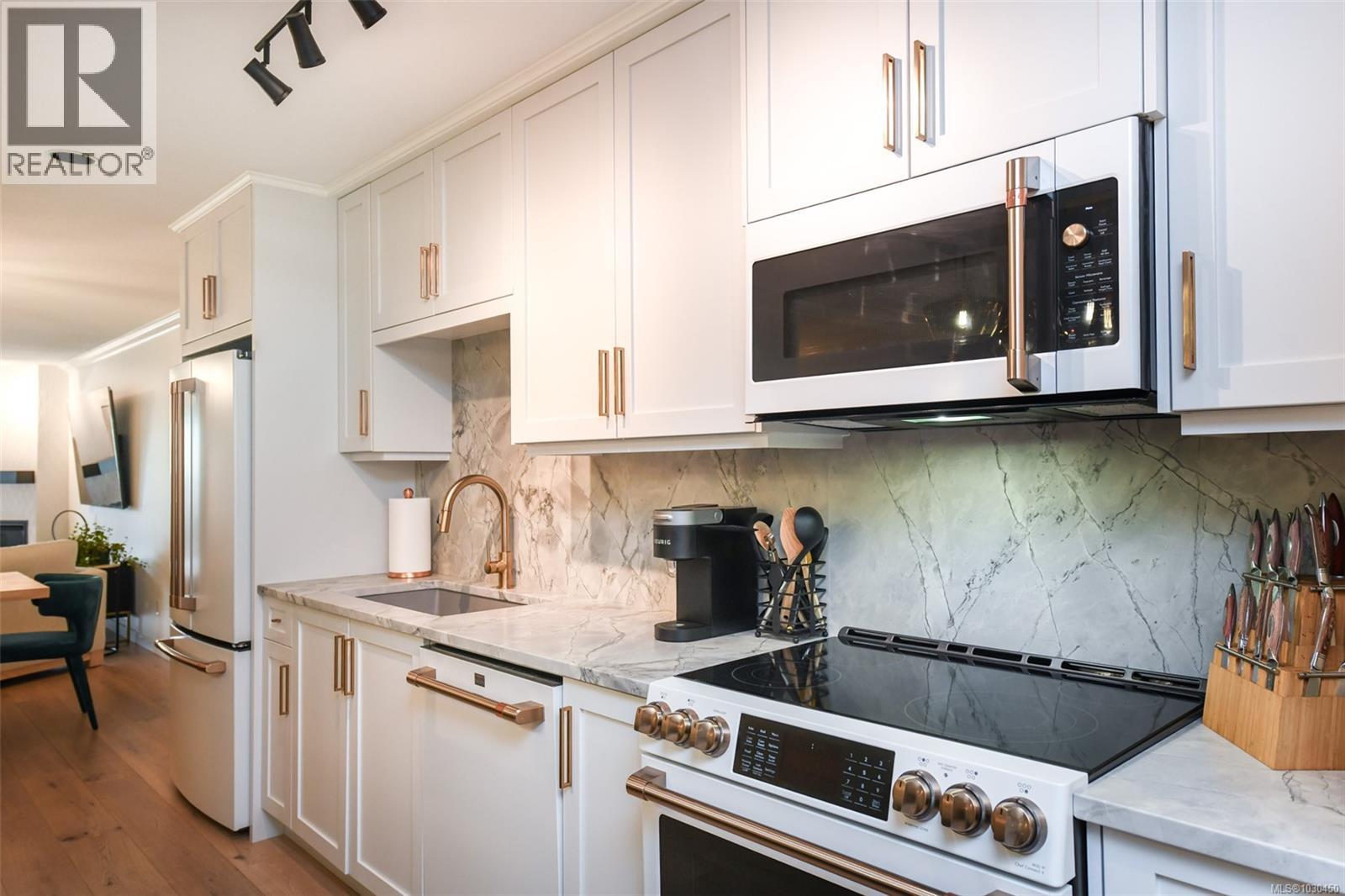 #503 2275 COMOX AVE - 10