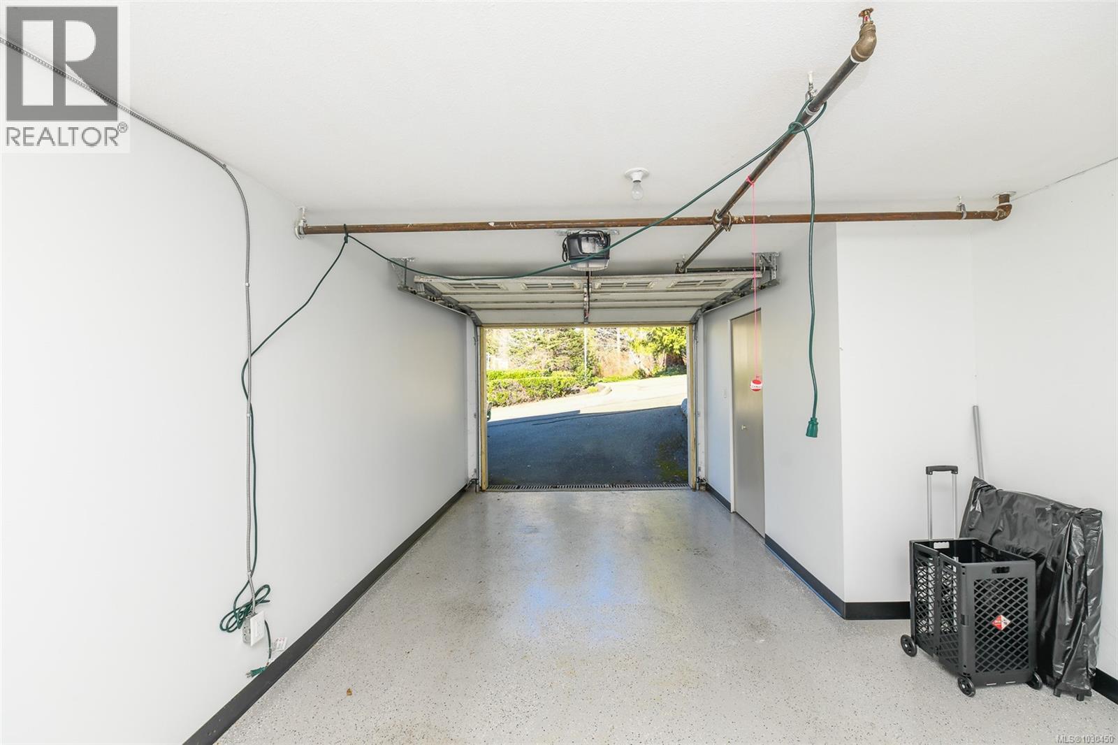 #503 2275 COMOX AVE - 58