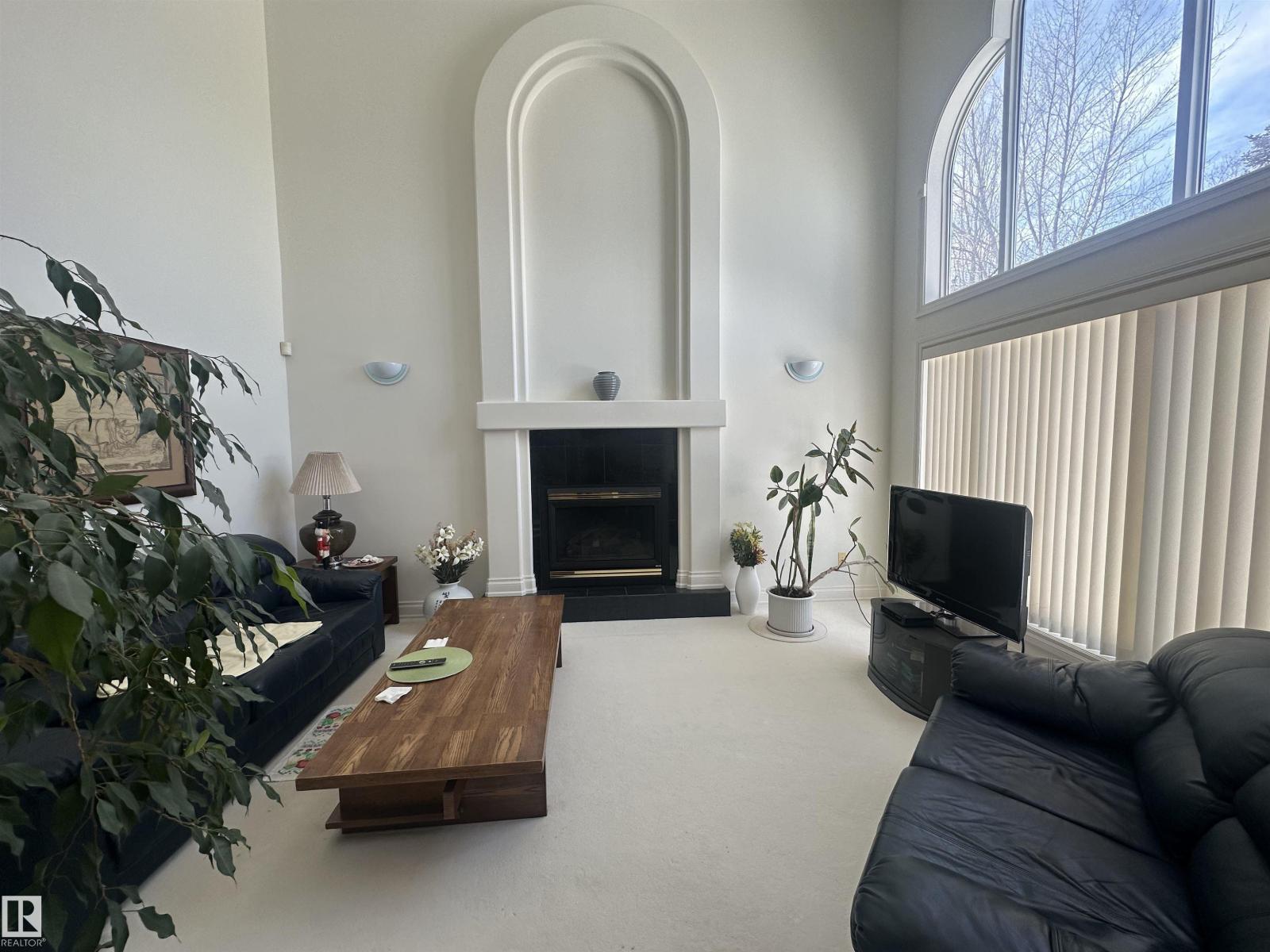 11524 14A AV NW, Edmonton