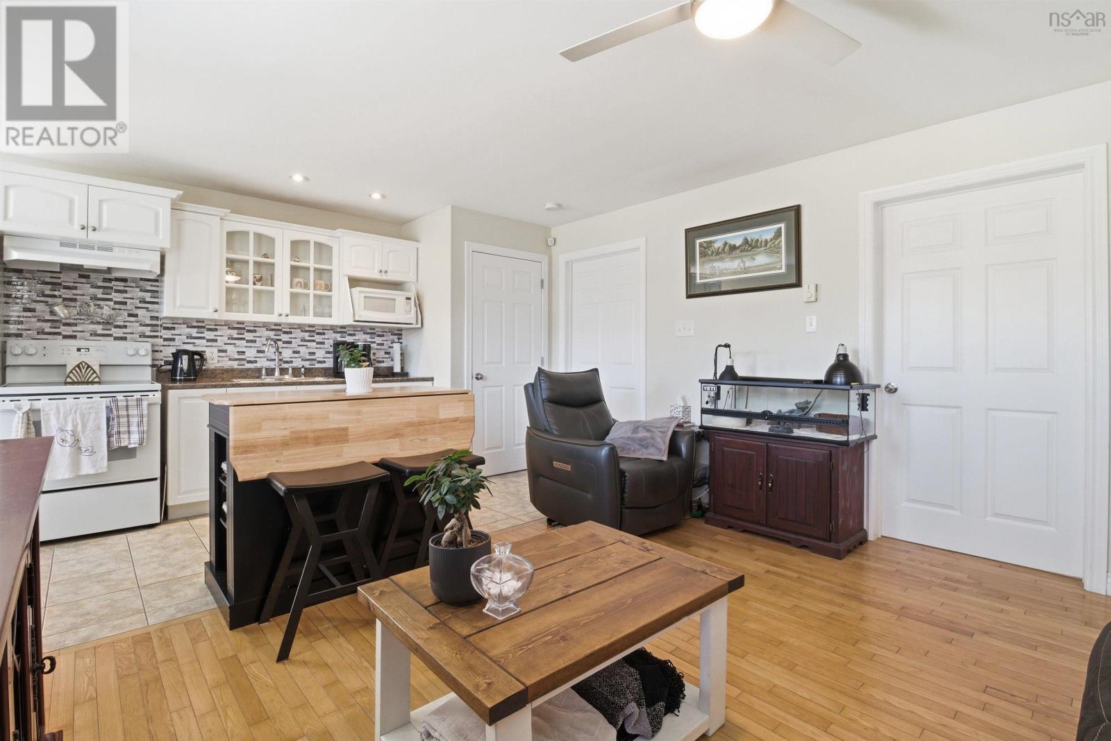 Property 30 of 50 of 46 Rockpoint Court