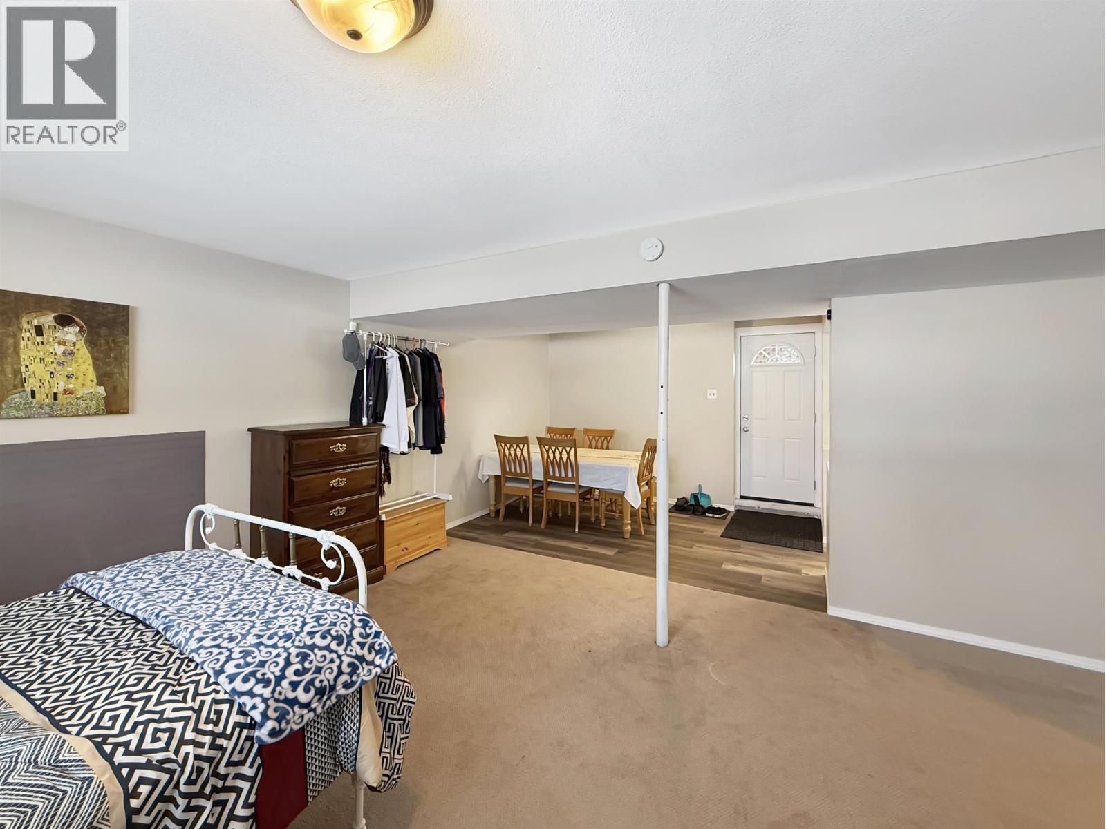 2823 ATHLONE AVENUE - 31