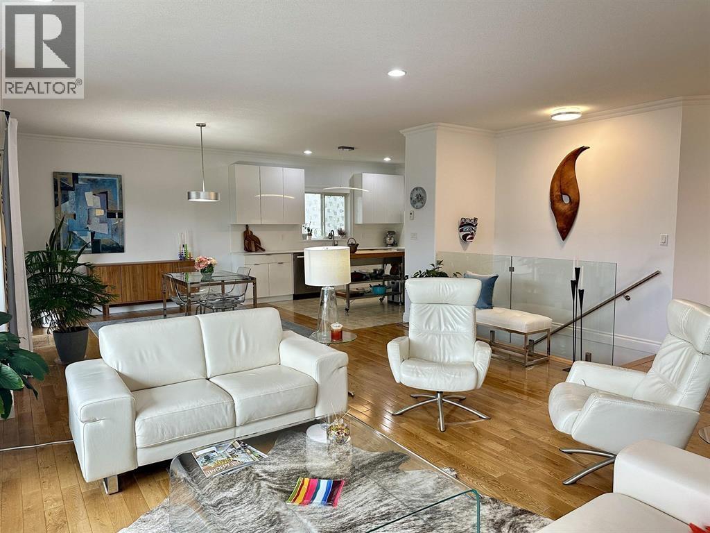 3473 HARGREAVES AVENUE - 14