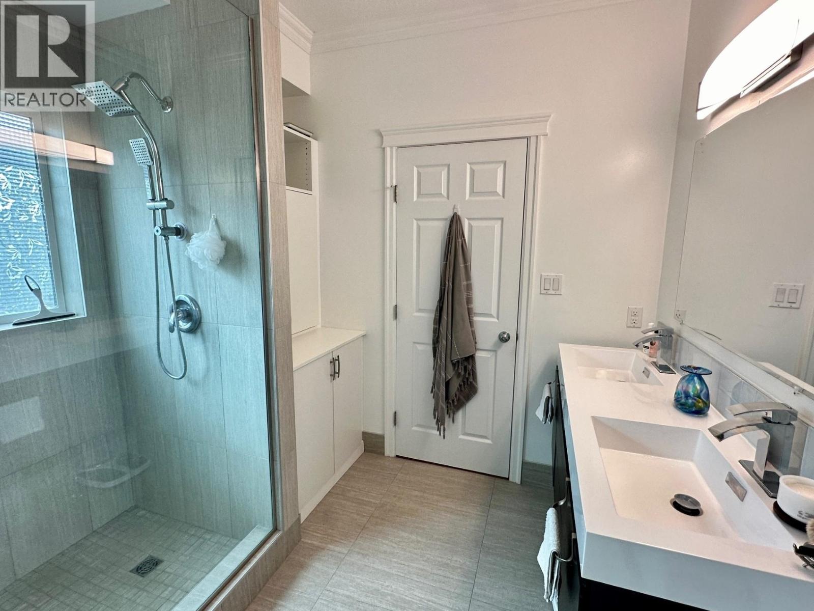 3473 HARGREAVES AVENUE - 26