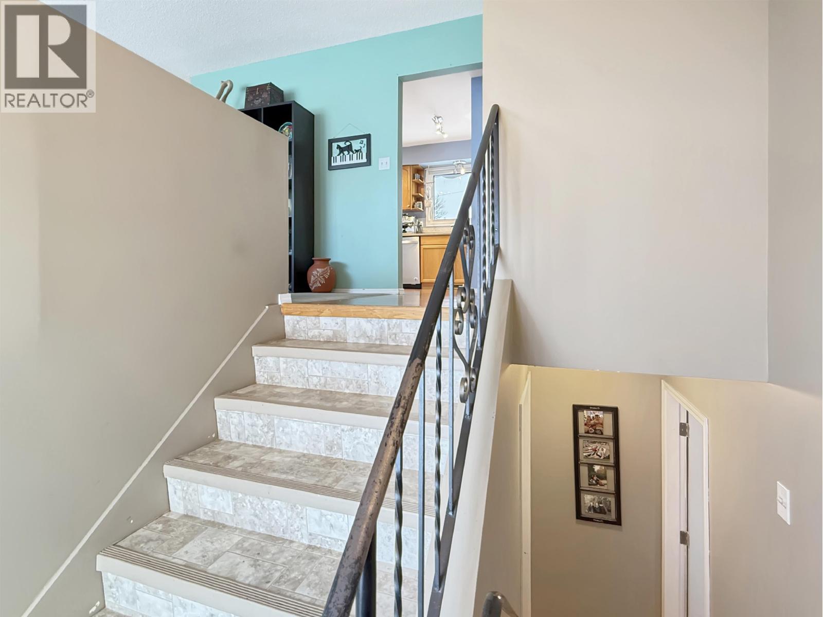 2823 ATHLONE AVENUE - 21