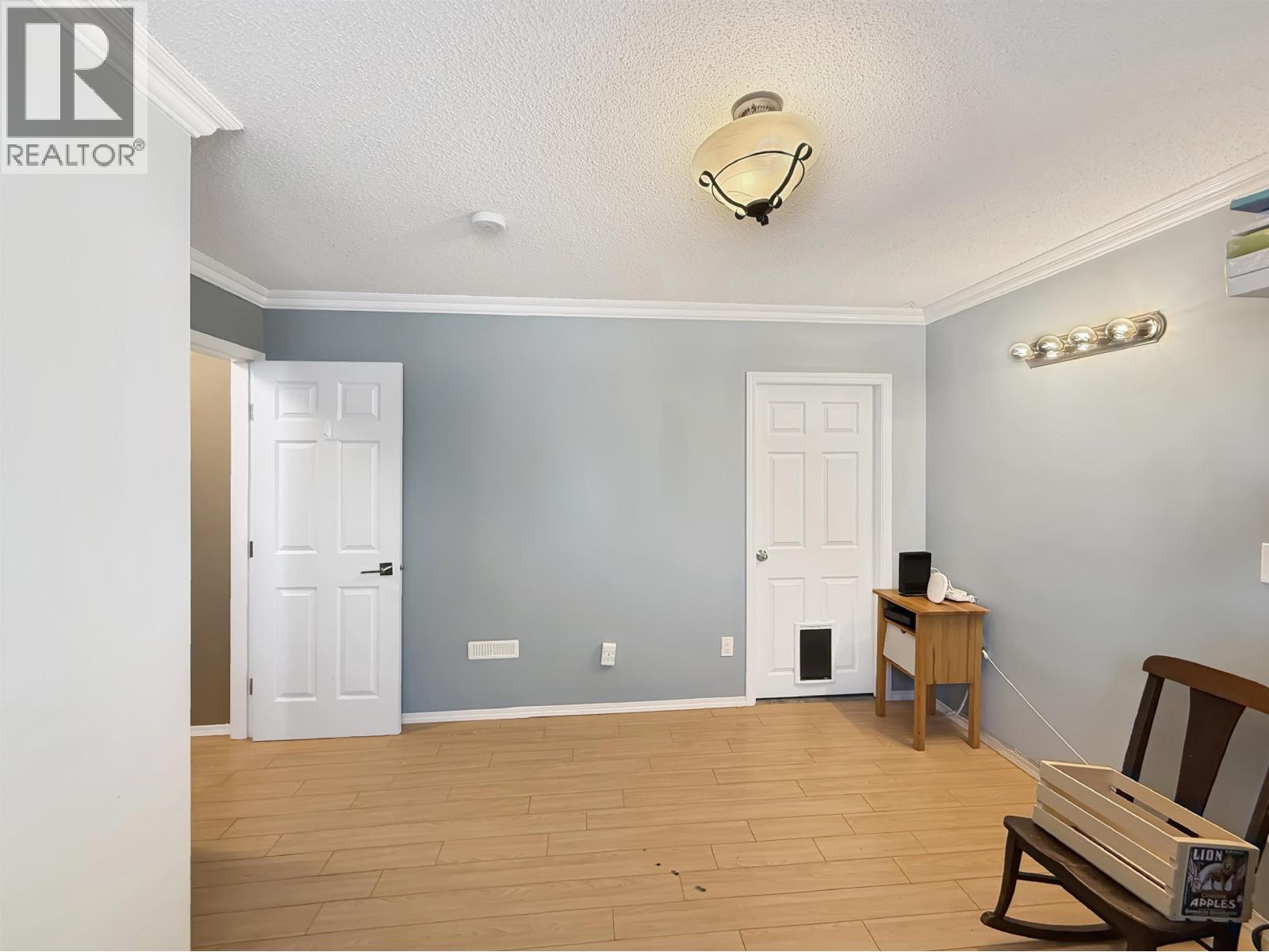 2823 ATHLONE AVENUE - 26