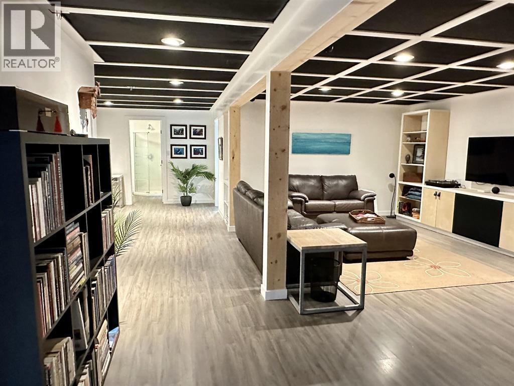 3473 HARGREAVES AVENUE - 31