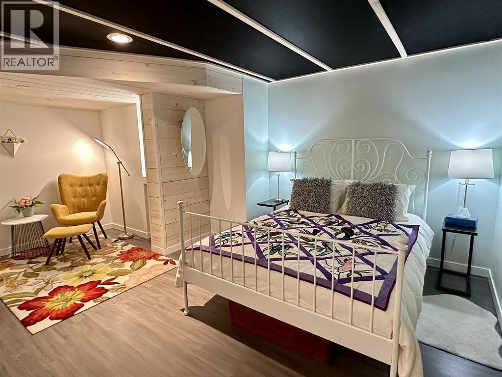 3473 HARGREAVES AVENUE - 35