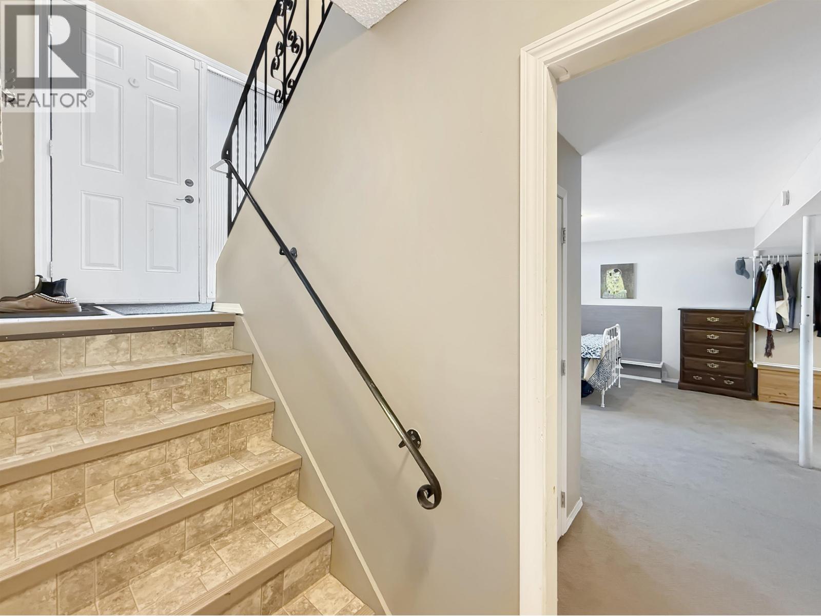 2823 ATHLONE AVENUE - 22