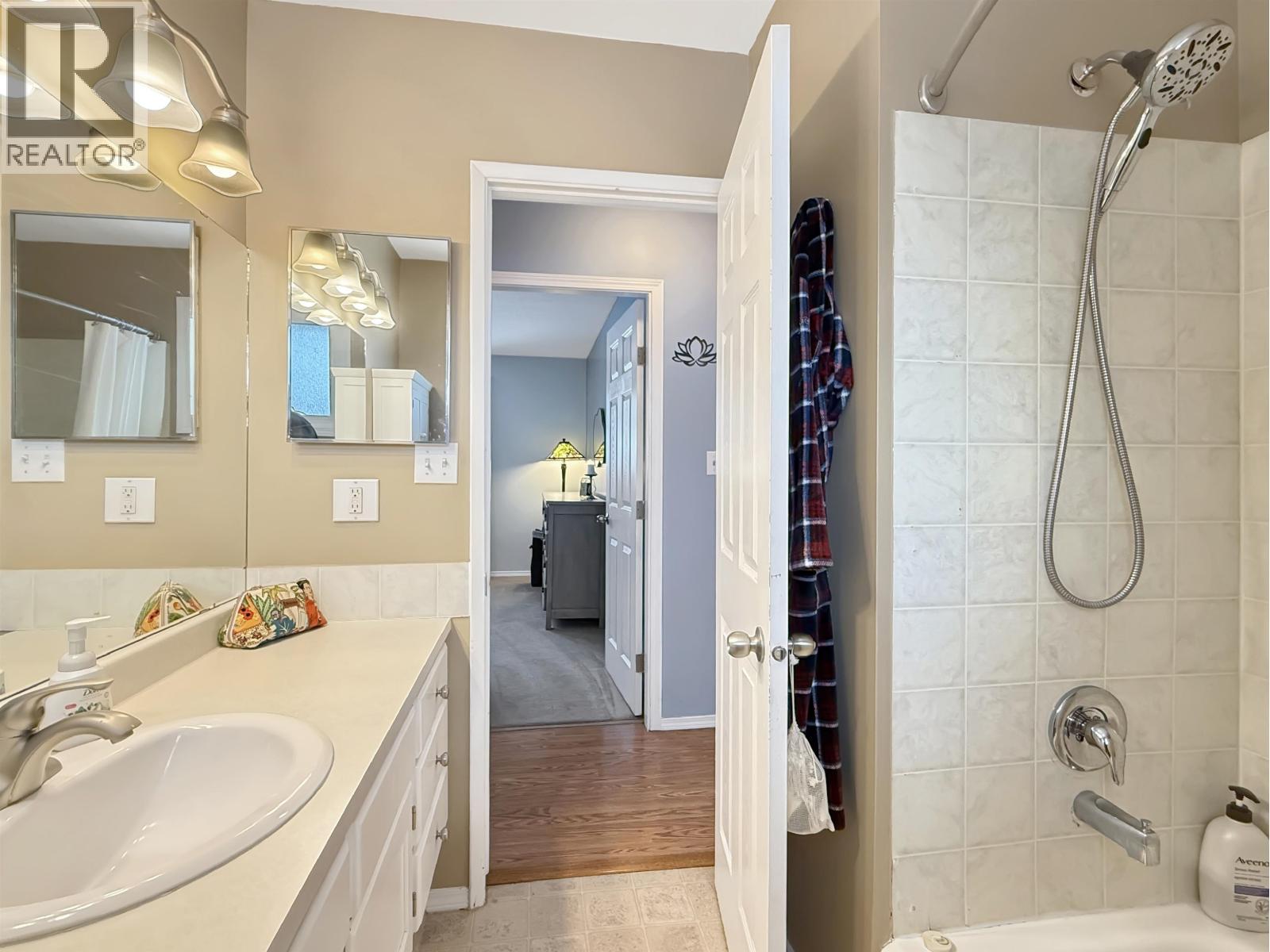 2823 ATHLONE AVENUE - 19