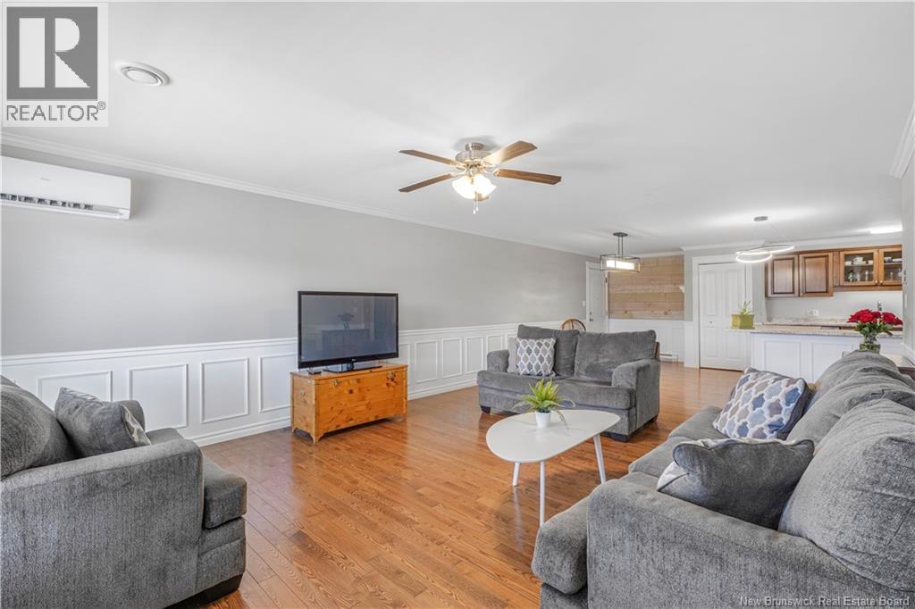 #104 160 VALCOUR DRIVE - 18