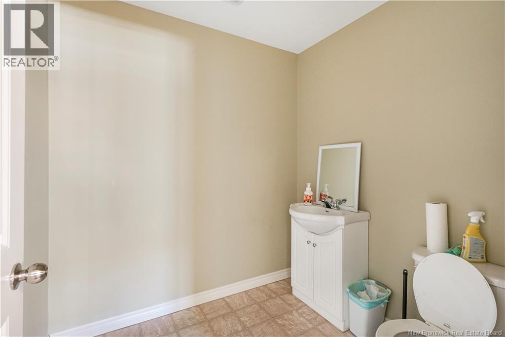 #104 160 VALCOUR DRIVE - 31