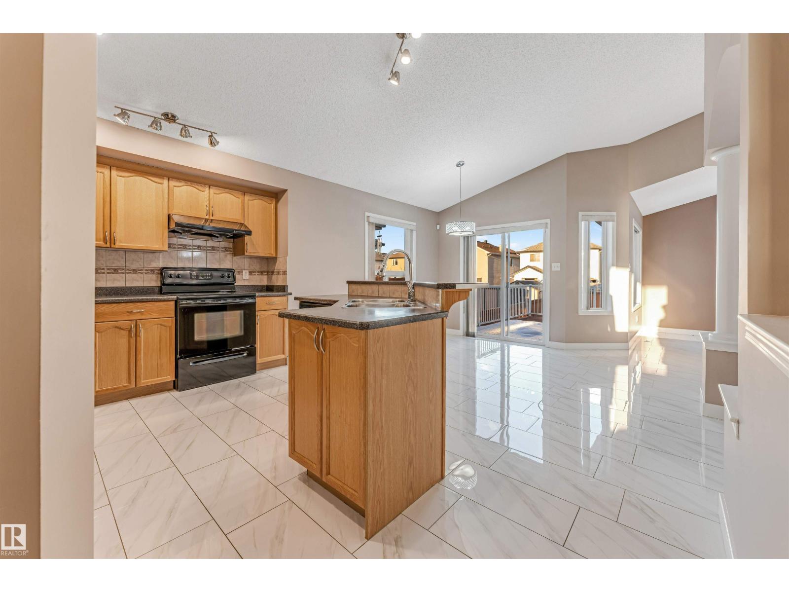 3331 26 ST NW - 2