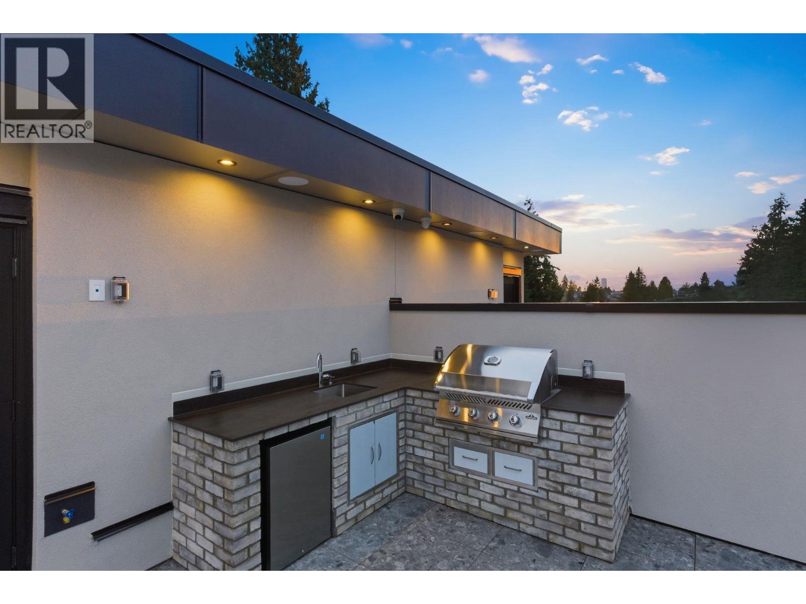 2 8408 17TH AVENUE, Burnaby