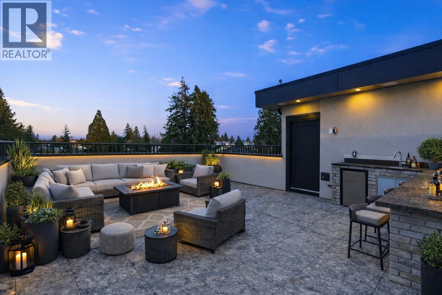 2 8408 17TH AVENUE, Burnaby