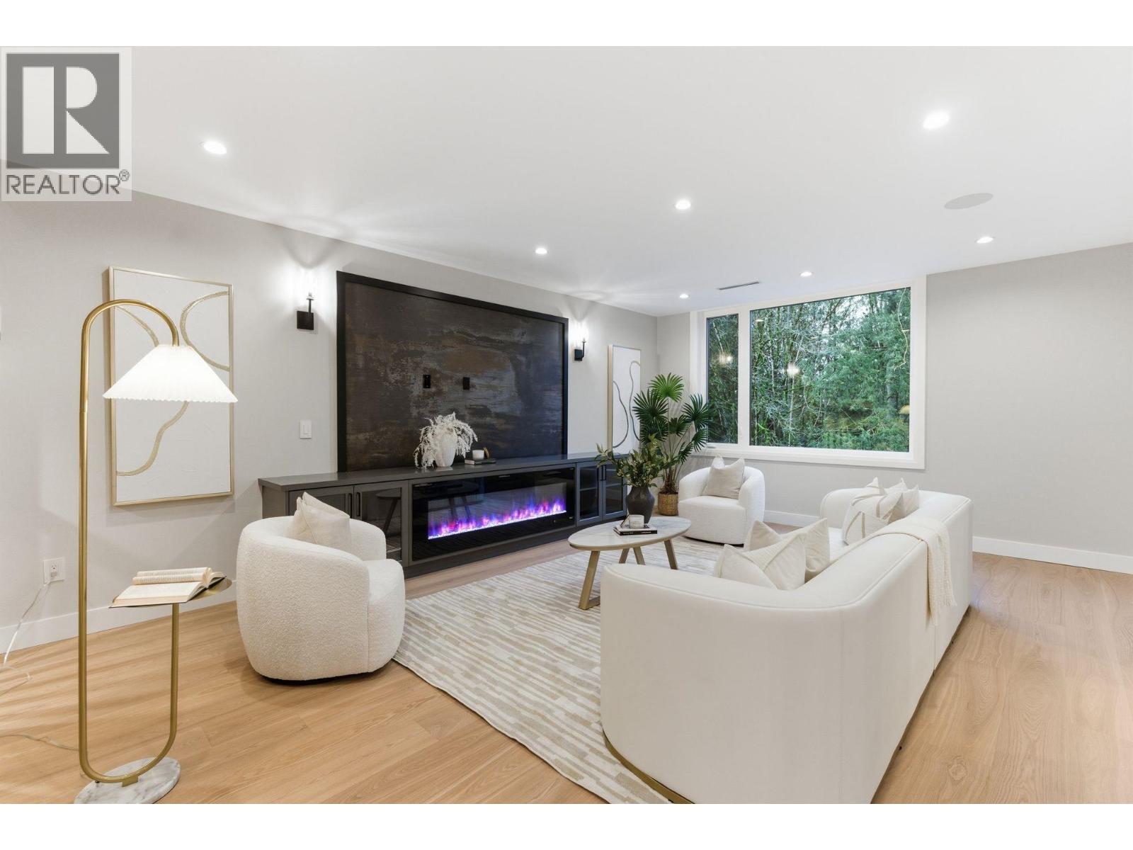 2 8408 17TH AVENUE, Burnaby