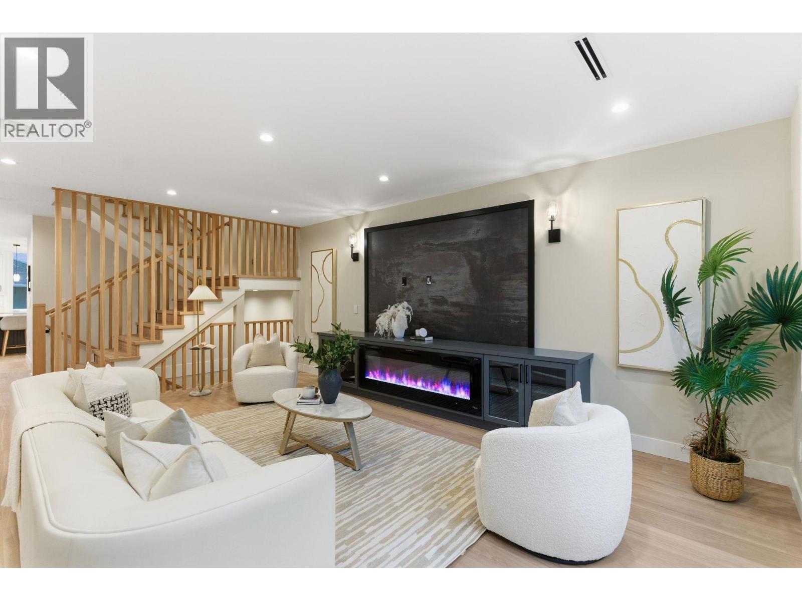 2 8408 17TH AVENUE, Burnaby