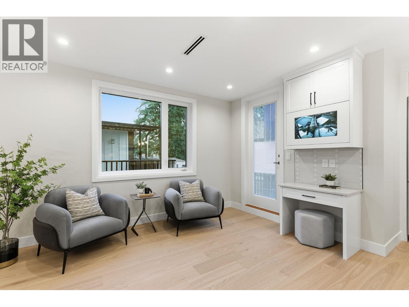 2 8408 17TH AVENUE, Burnaby