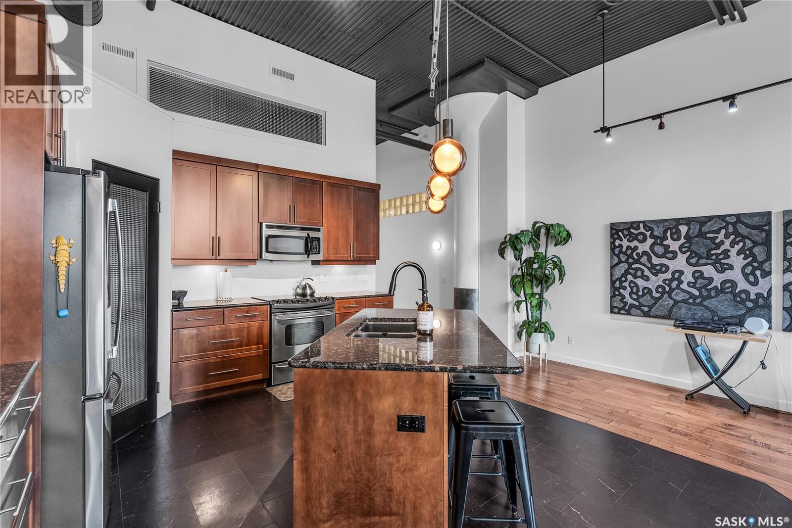 #105 211 D AVENUE N - 14