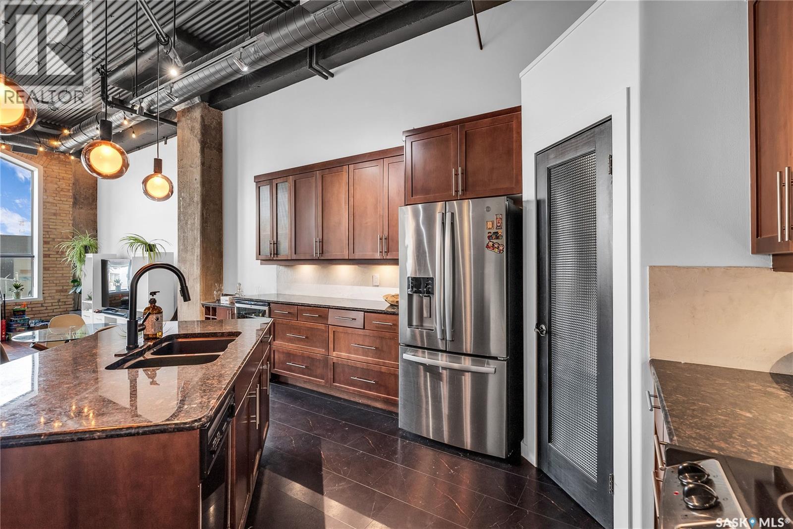 #105 211 D AVENUE N - 16