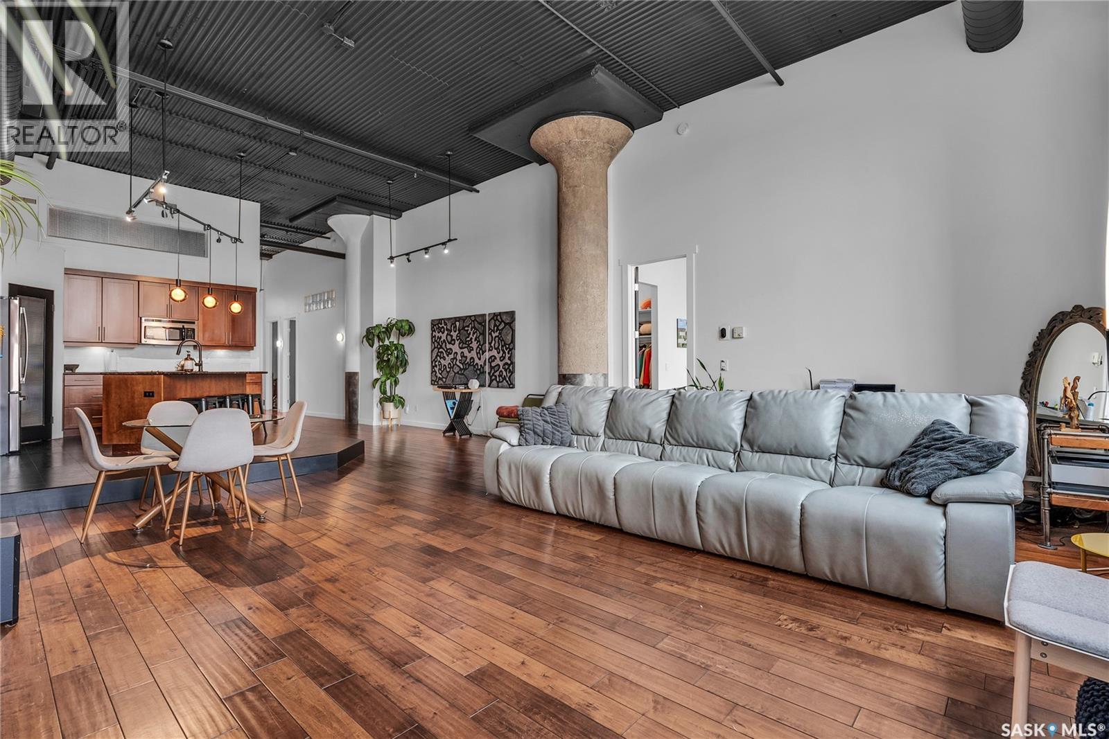 #105 211 D AVENUE N - 20